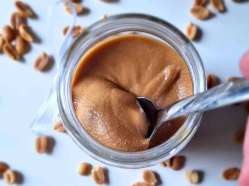 Blender with ventilation lid peanut butter making