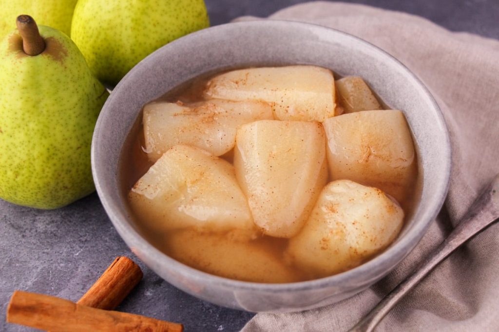Stewed Pears with Cinnamon