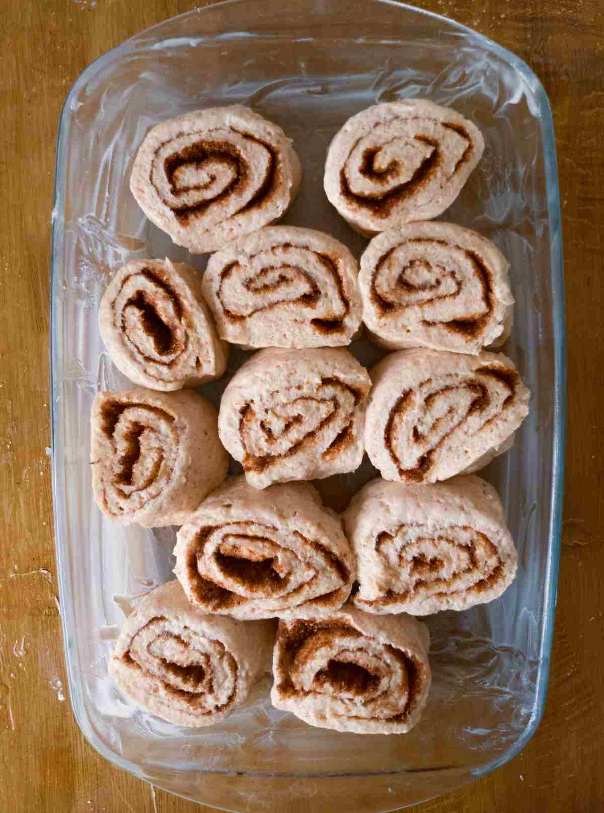 Cinnamon rolls in the baking dish.