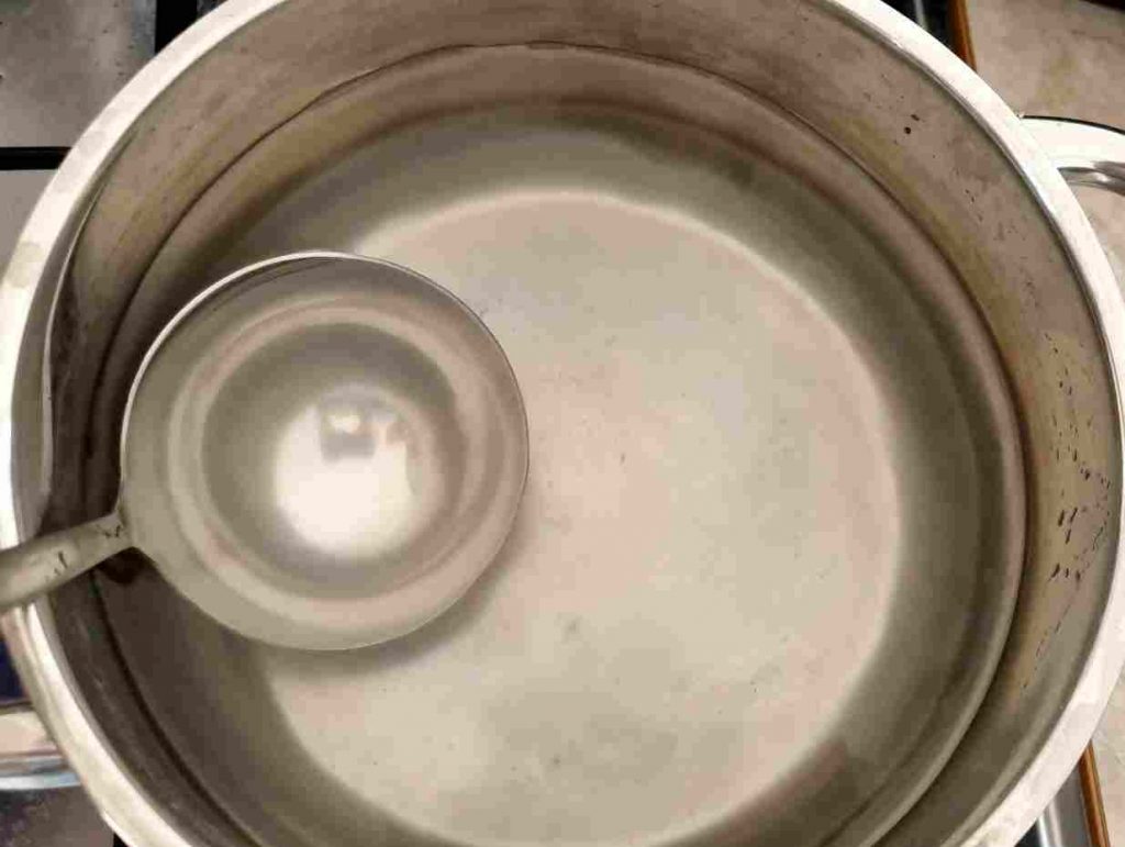 Dissolved sugar for syrup for canning cherries
