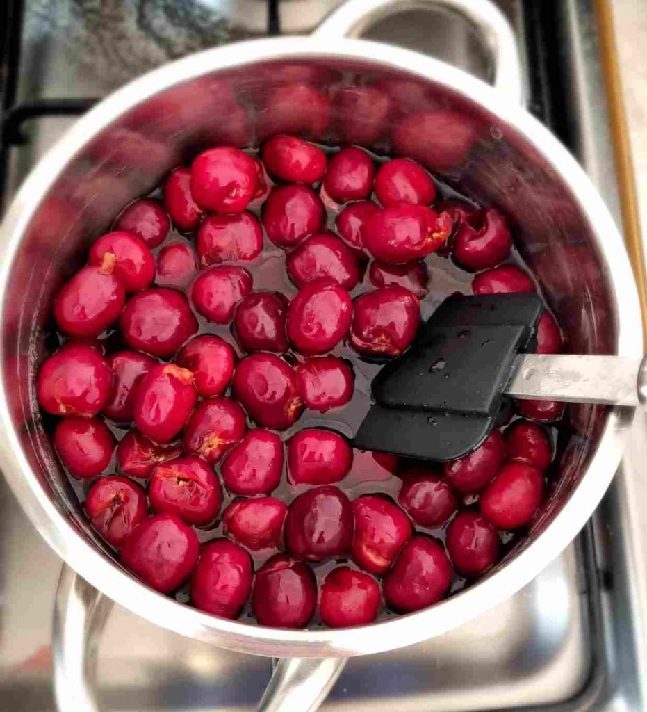 How to Make Canned Cherries at Home