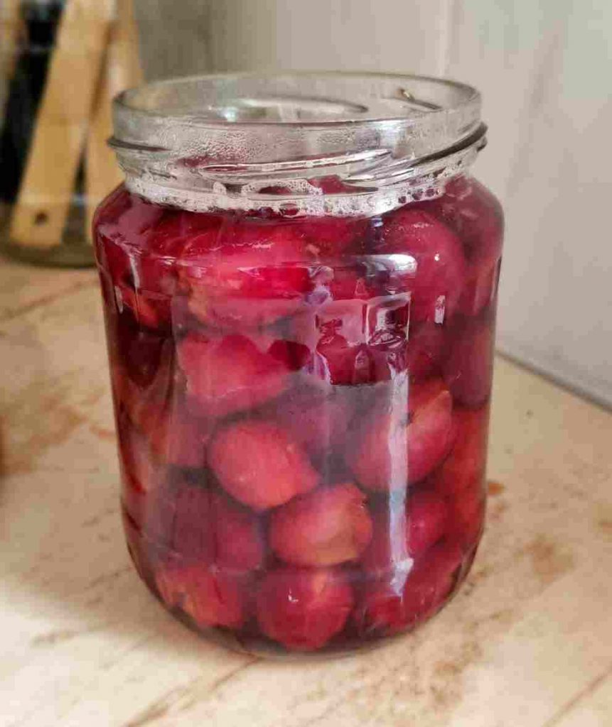 How to Make Canned Cherries at Home