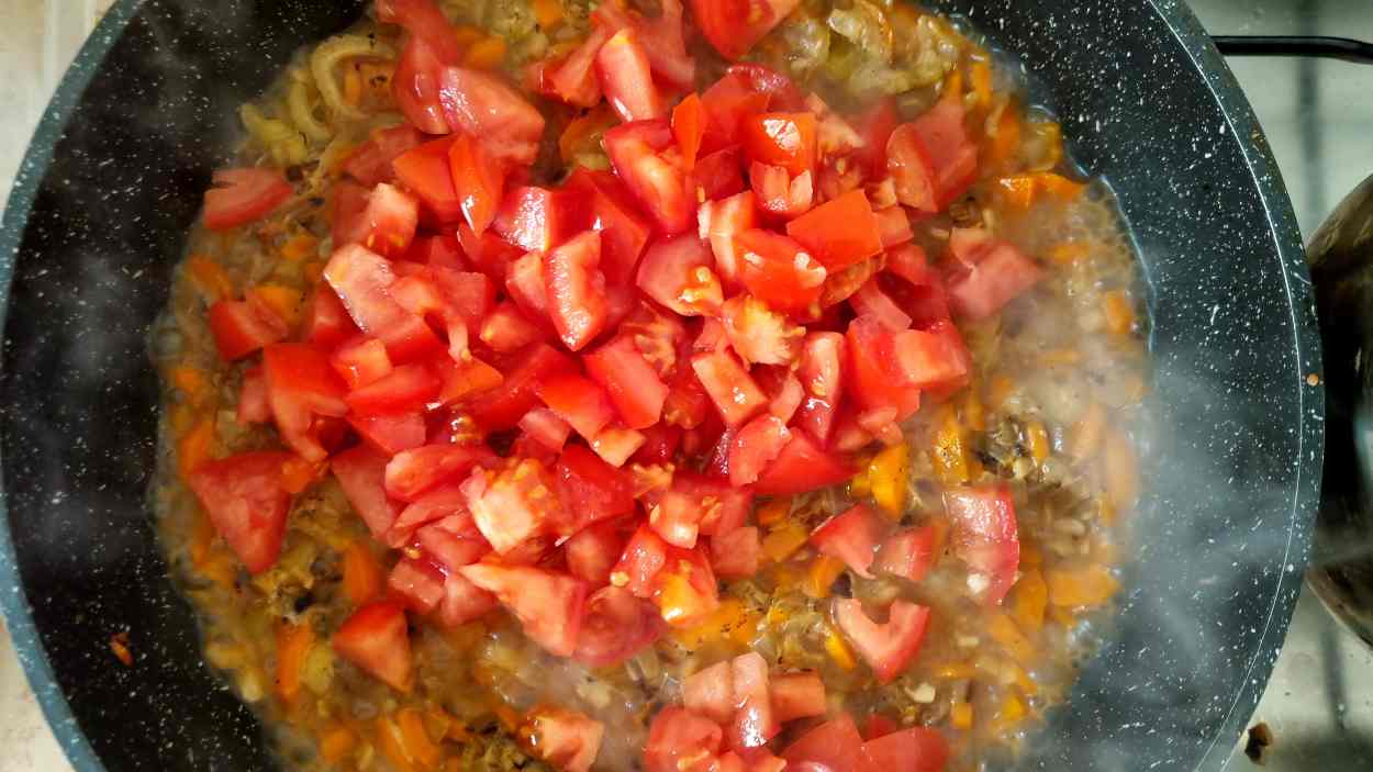 Mirepoix with tomatoes