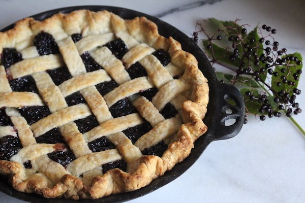 elderberry pie in the pan